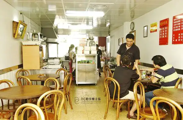 吃在台中_早期演歌星作秀鍾愛的便當快餐_范記金之園