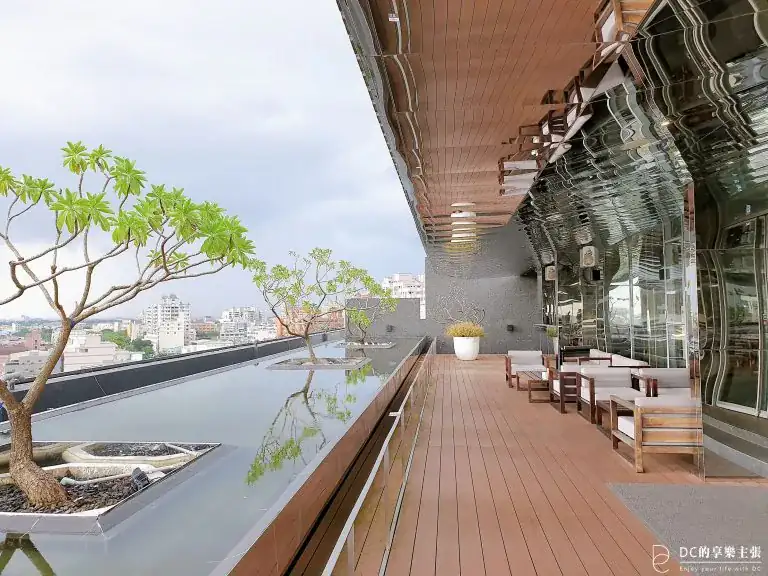 住在嘉義 嘉楠風華酒店  格柵外觀與清水模設計 親子入住推薦