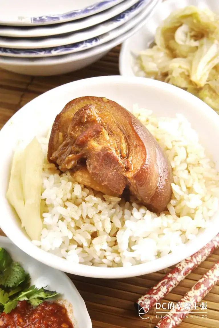 市場小吃系列 台中第五市場 阿彬爌肉飯 只賣爌肉一味