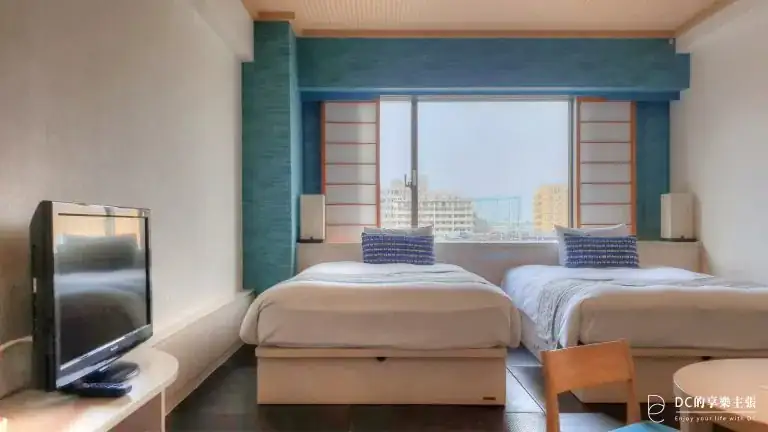 住在日本 沖繩住宿推薦 洛伊斯納哈酒店 Loisir Hotel Naha 機場10分鐘車程 天然溫泉 俯瞰港灣海景與泳池 親子友善酒店 日式客房介紹