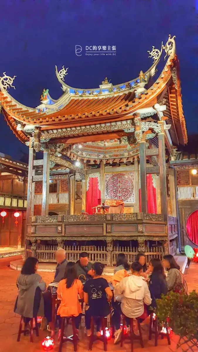 玩在台中 霧峰林家花園 夜探林宮保 每月限定一場 入夜導覽林家宮保第 大花廳前喫茶賞樂 穿古裝穿梭時空遊歷古蹟建築群
