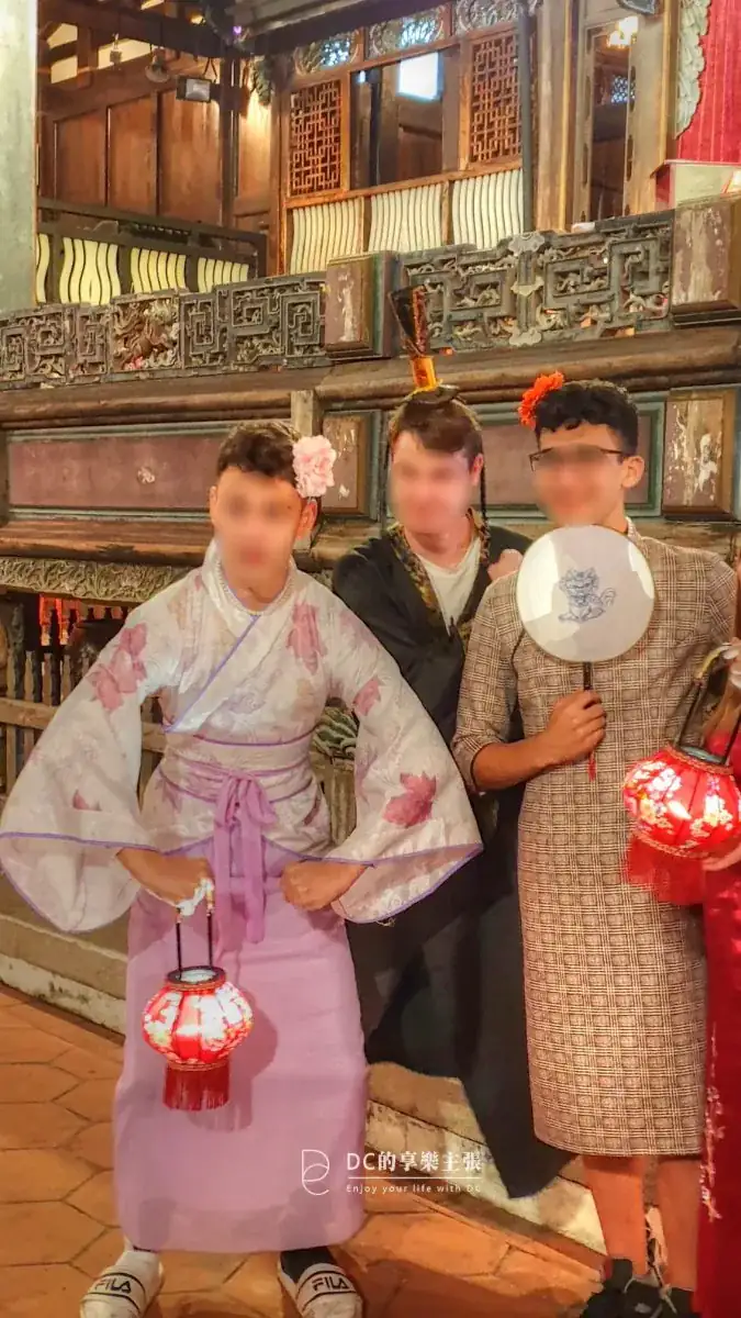 玩在台中 霧峰林家花園 夜探林宮保 每月限定一場 入夜導覽林家宮保第 大花廳前喫茶賞樂 穿古裝穿梭時空遊歷古蹟建築群
