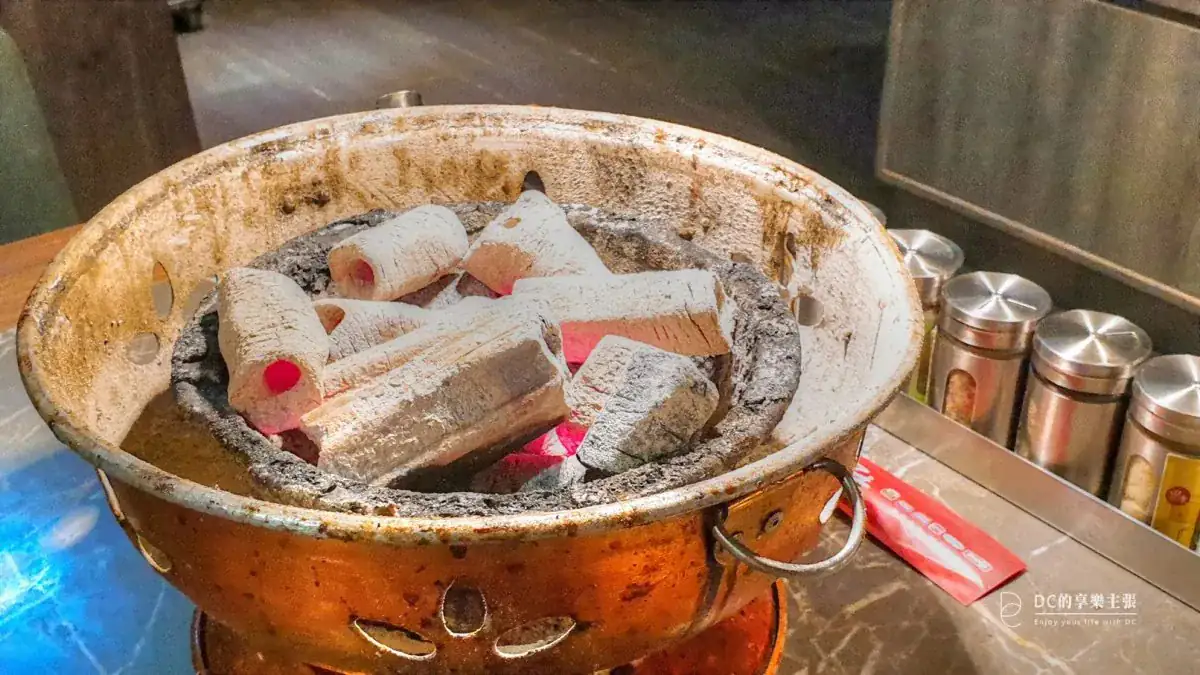 吃在台中 田季發爺燒肉 台中永春店 空間寬敞舒適 食材新鮮 哈根達斯 明治冰淇淋 吃到飽