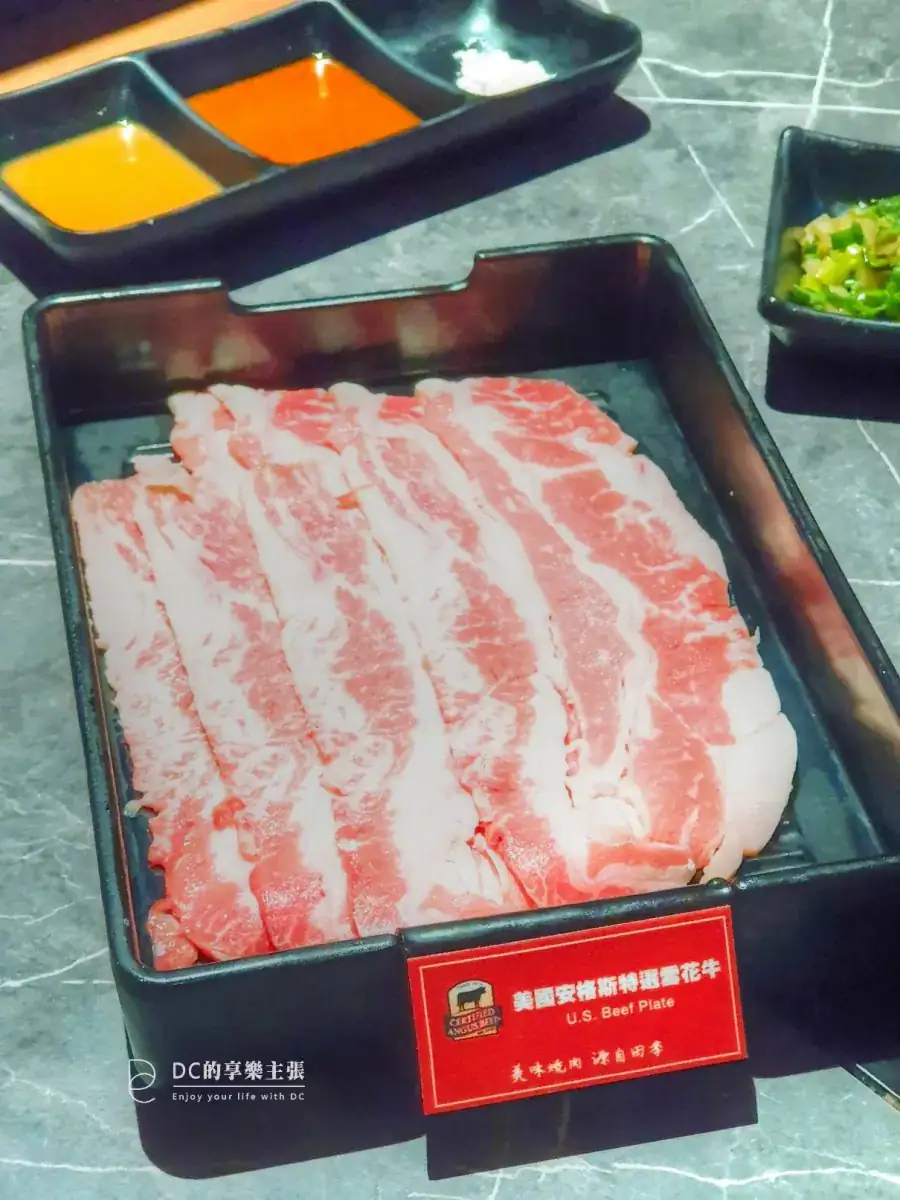 吃在台中 田季發爺燒肉 台中永春店 空間寬敞舒適 食材新鮮 哈根達斯 明治冰淇淋 吃到飽