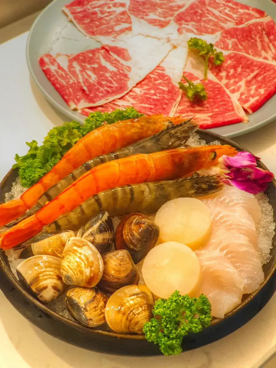 吃在台中 街喜鍋 一中商圈 迴轉火鍋店 鍋物蔬菜無限放題 週末限定超值滷牛腩